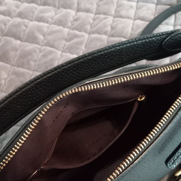 Small BLACK COACH Leather Shay Crossbody - Picture 4 of 9